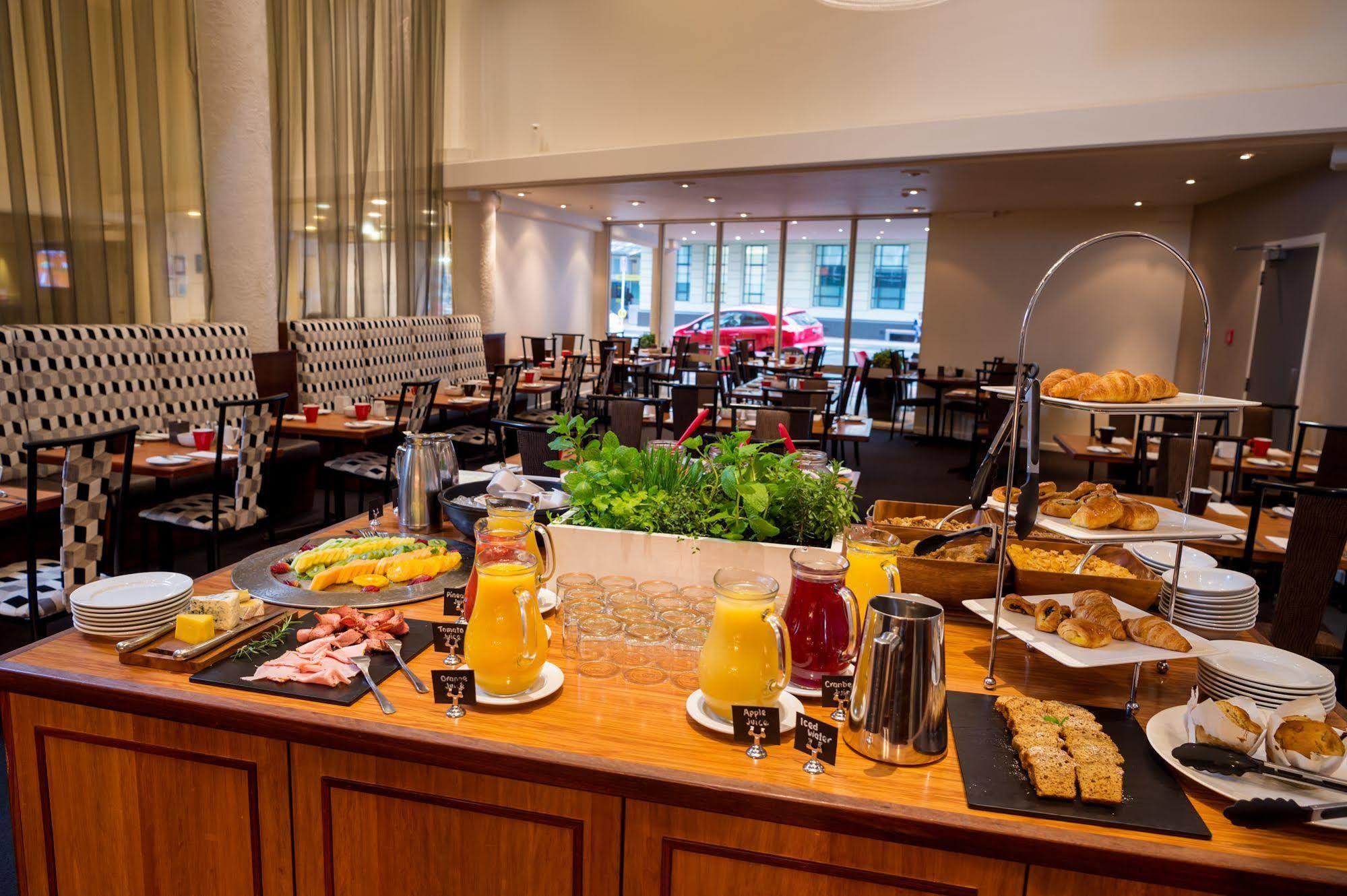 West Plaza Hotel Wellington Extérieur photo