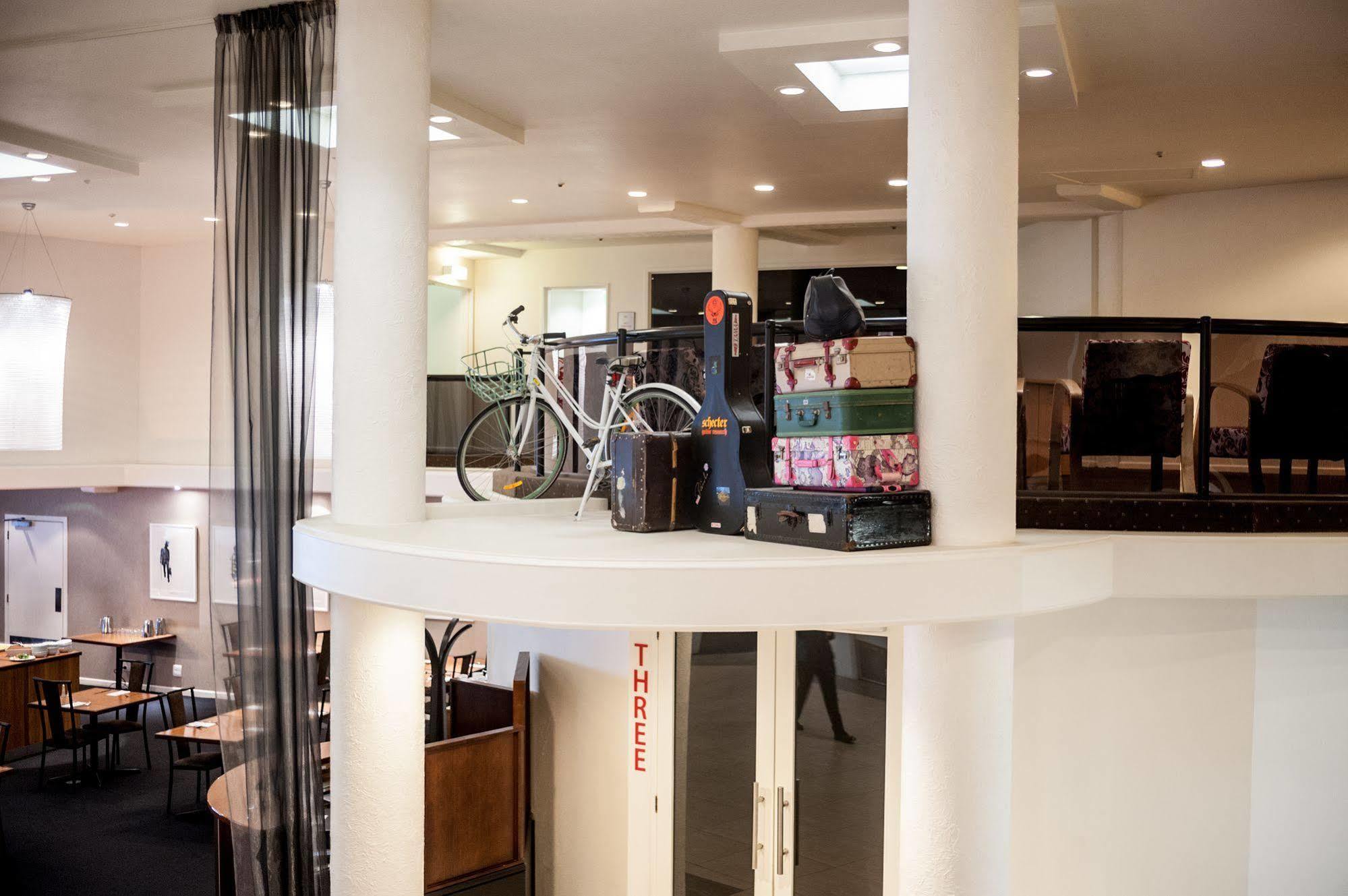 West Plaza Hotel Wellington Extérieur photo